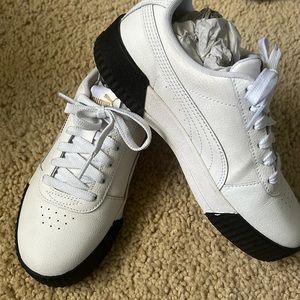 EUC Like new Black and White Puma Carina Tennies